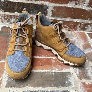 Sorel Kinetic Caribou Boots Camel & Gray